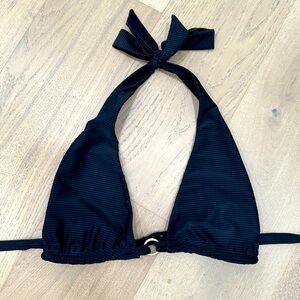 NWT: DD BEACH BUNNY BIKINI TOP